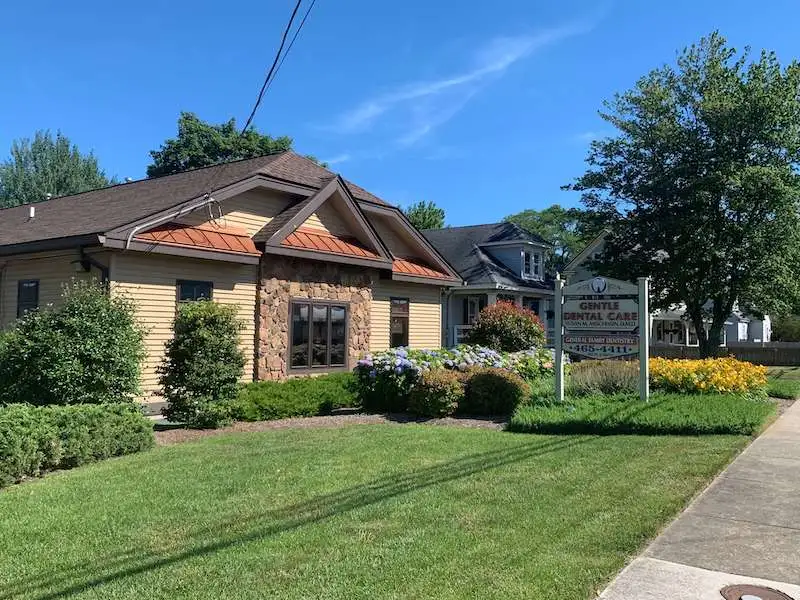 Front view of the dental establishment with grass